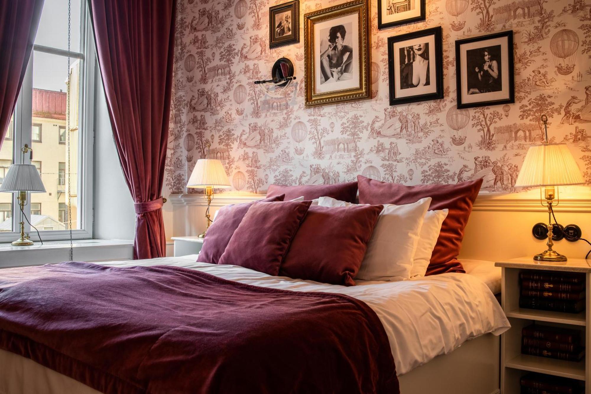 Hotel Pigalle Gothenburg Ngoại thất bức ảnh A bedroom