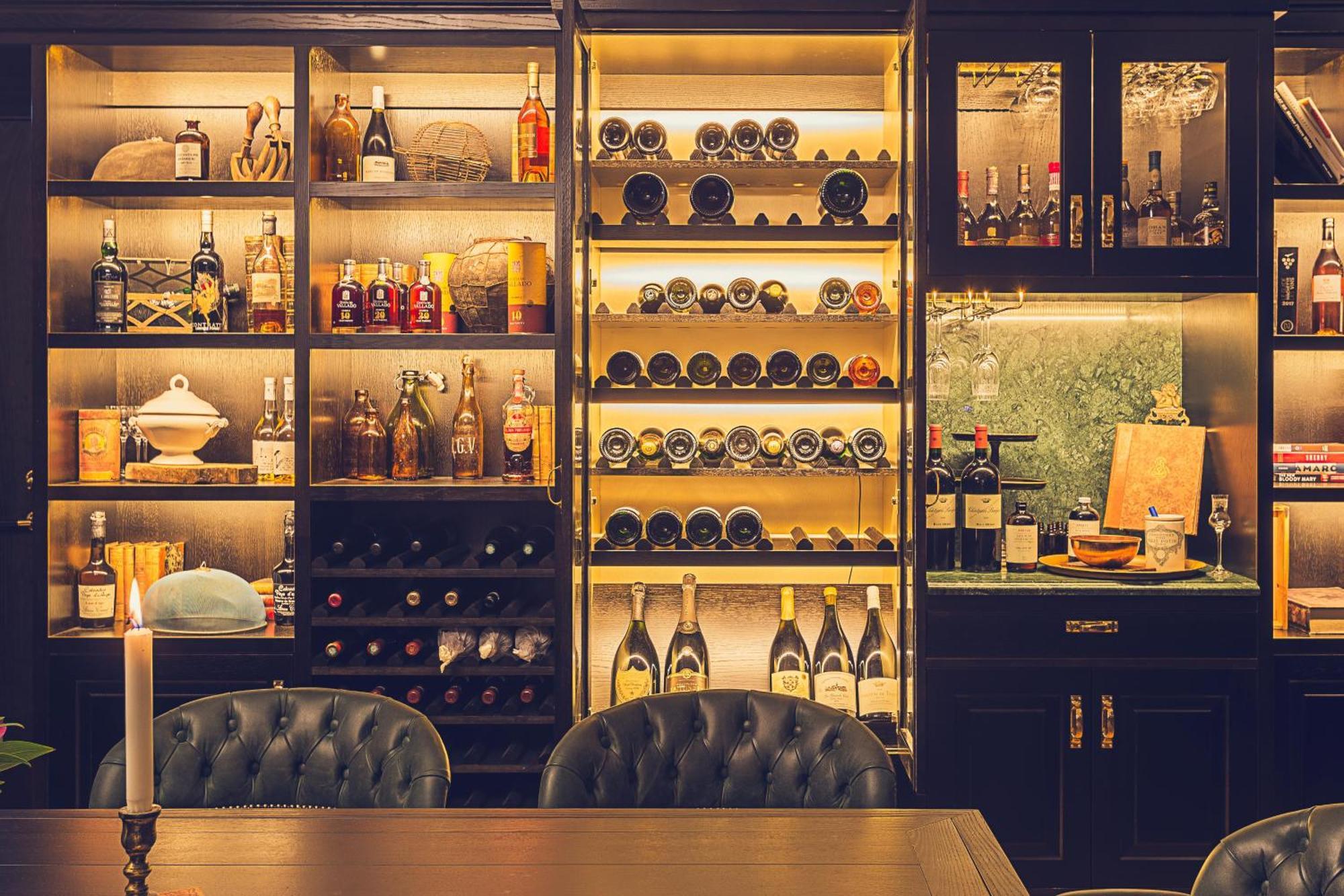 Hotel Pigalle Gothenburg Ngoại thất bức ảnh Wine and spirits at the bar